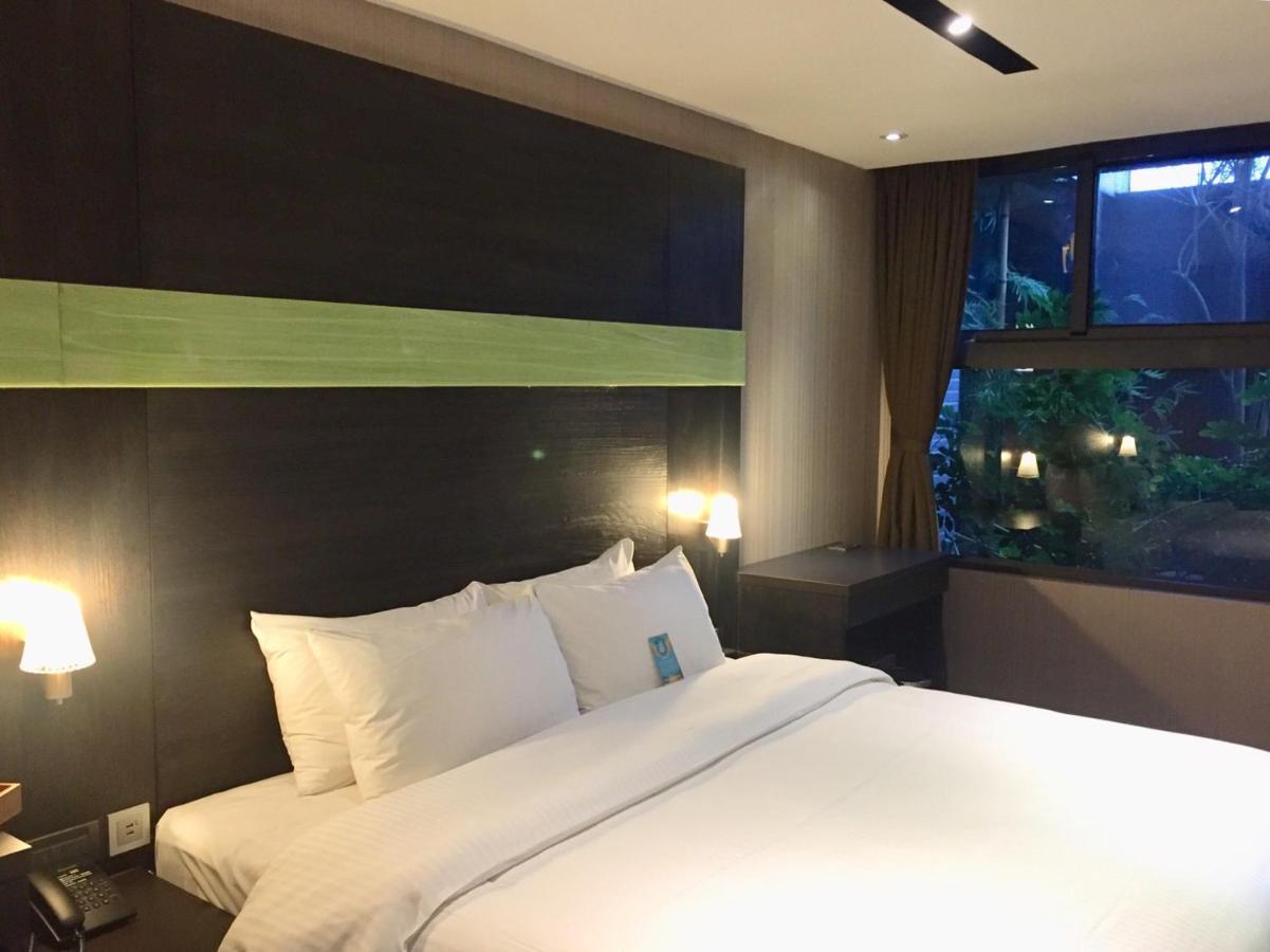 Fengjia Hotel Bell Taichung Exterior foto